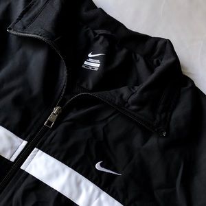 Nike Jackets & Coats - NIKE WINDBREAKER Nike Jackets & Coats - NIKE WINDBREAKER